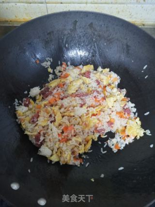 广式腊肠炒饭的做法步骤：5