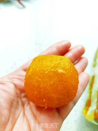 广式凤梨蛋黄月饼的做法步骤：5