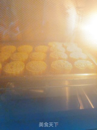 广式凤梨蛋黄月饼的做法步骤：16