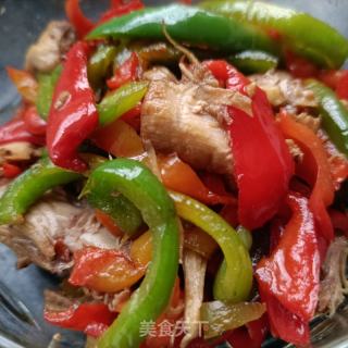 皱皮椒炒卤鸡腿的做法步骤：11