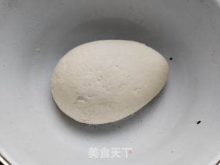 韭菜猪肉生煎包的做法步骤：4