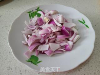 洋葱炒豆腐的做法步骤：1