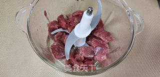 牛肉汉堡饼的做法步骤：1