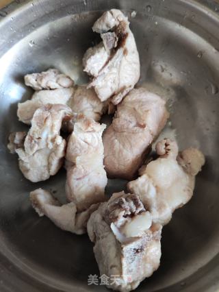 黄牙白炖龙骨的做法步骤：2