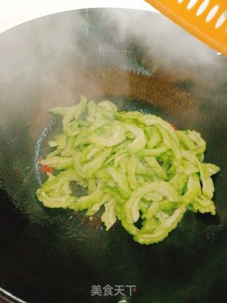 清炒苦瓜的做法步骤：5