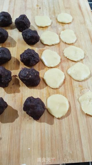 广式豆沙月饼的做法步骤：12