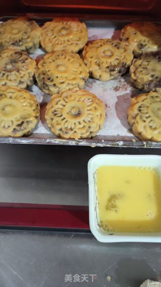 广式豆沙月饼的做法步骤：16