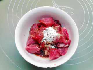 白玉菇蒸肉的做法步骤：2