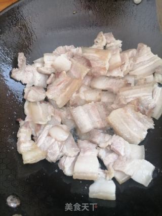 回锅肉的做法步骤：5