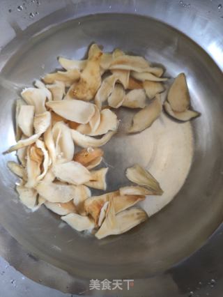百合银耳蜂蜜糖水的做法步骤：3