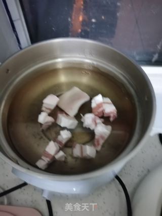 红烧肉懒人盖饭的做法步骤：1