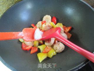 彩椒炒油面筋的做法步骤：8