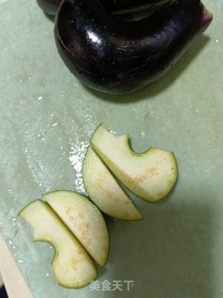 辣椒拌紫茄的做法步骤：1