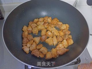 酸甜可口的菠萝炒肉的做法步骤：7