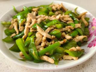 青椒炒鸡胸肉的做法步骤：6
