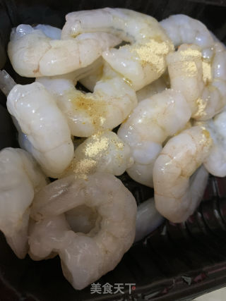 鮮果炒蝦仁的做法步骤：2