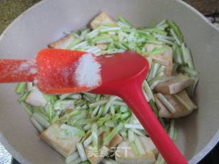 韭黄炒豆腐的做法步骤：7