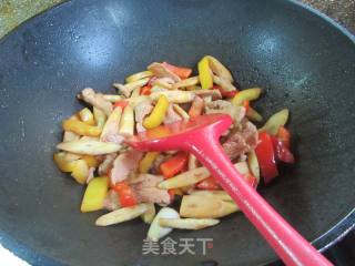 彩椒鸡胸肉炒野山笋的做法步骤：13