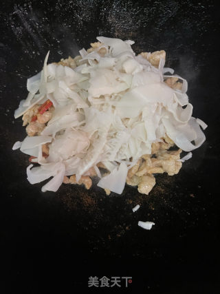 笋尖炒肉的做法步骤：7