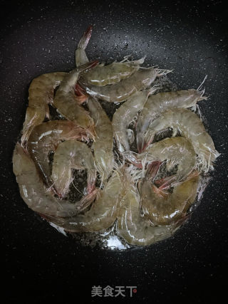 鸡肉焖虾的做法步骤：5