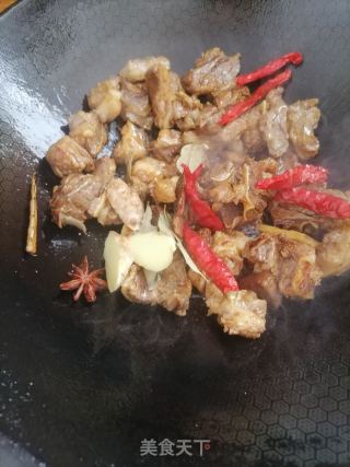 红烧牛腩的做法步骤：6