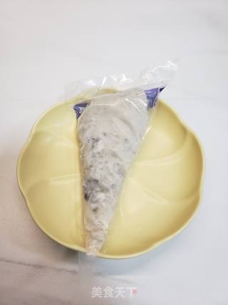 捞汁虾滑的做法步骤：1