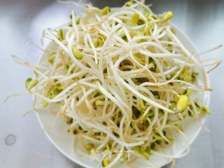 素炒黄豆芽的做法步骤：1