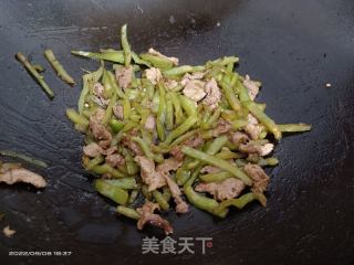 辣椒炒肉片的做法步骤：4