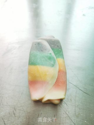彩虹千层蛋黄酥的做法步骤：22