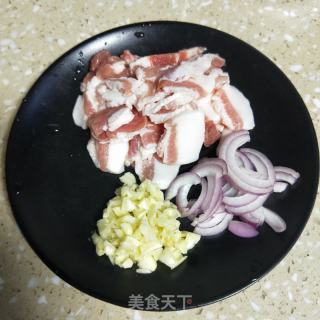 五花肉烧茄子的做法步骤：2