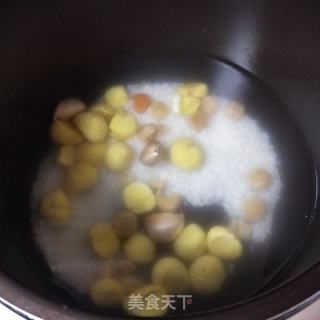 肉沫瑶柱板栗粥的做法步骤：5