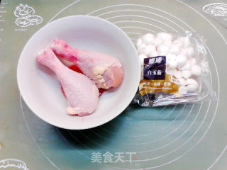 白玉菇蒸鸡腿的做法步骤：1