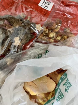 羊肚菌炖雞湯的做法步骤：1