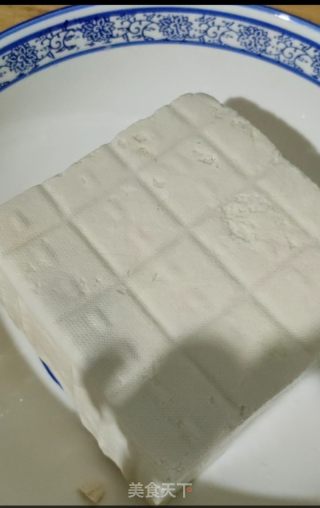 豆腐丸子的做法步骤：1