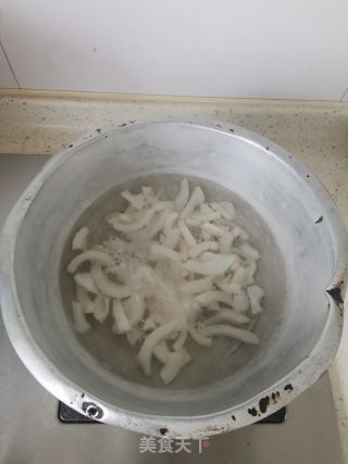 鸡片炒冬笋的做法步骤：3