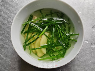 虾肉小馄饨的做法步骤：1