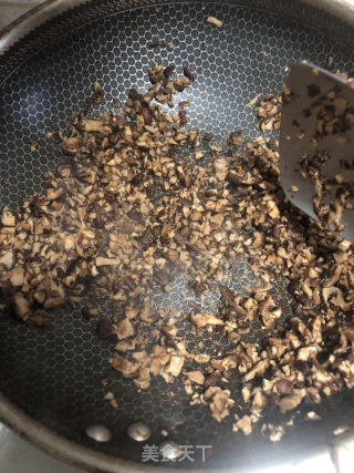 香菇牛肉辣椒酱的做法步骤：3