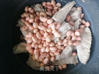 扇骨头煲花生的做法步骤：5