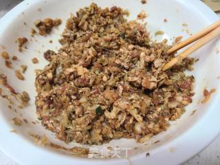 酸菜肉沫生煎包的做法步骤：2