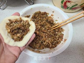 酸菜肉沫生煎包的做法步骤：6