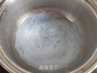 蒜蓉粉丝蒸蟹的做法步骤：2