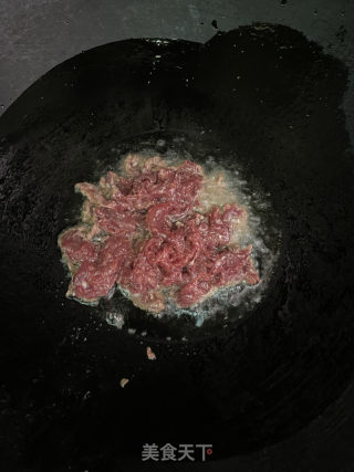 笋尖炒牛肉的做法步骤：5