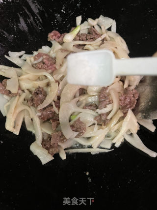 笋尖炒牛肉的做法步骤：8