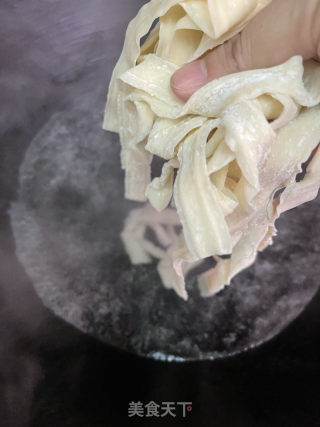 油泼面的做法步骤：3