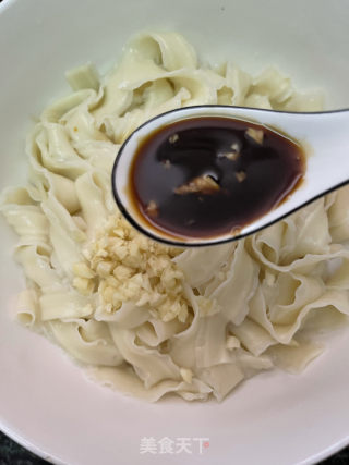 油泼面的做法步骤：6