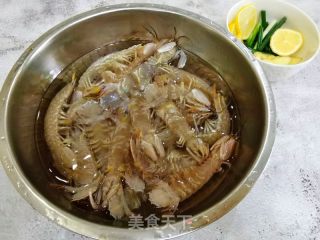 3分钟快手菜，海鲜捞汁皮皮虾的做法步骤：1