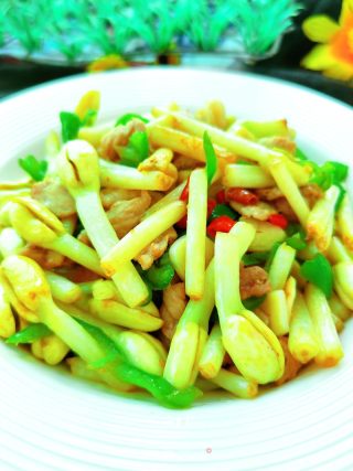 花生芽炒肉的做法步骤：10
