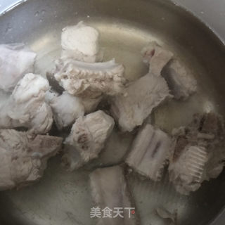 水果玉米排骨汤的做法步骤：5