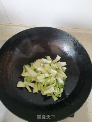 香菇炒油菜的做法步骤：3