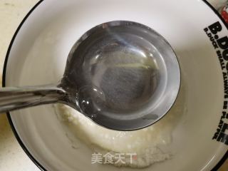 鸡蛋水饼的做法步骤：2